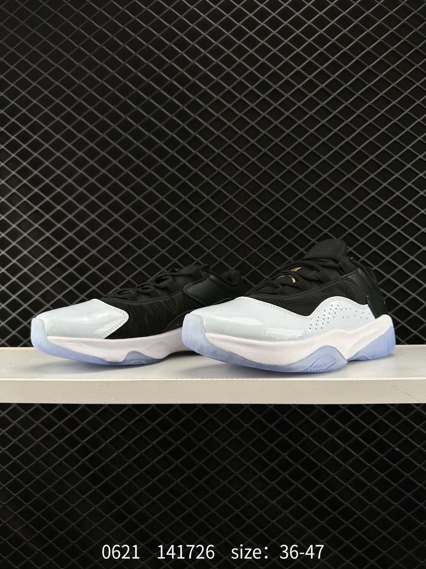 Nike Air Jordan 11 Retro Low”Concord“